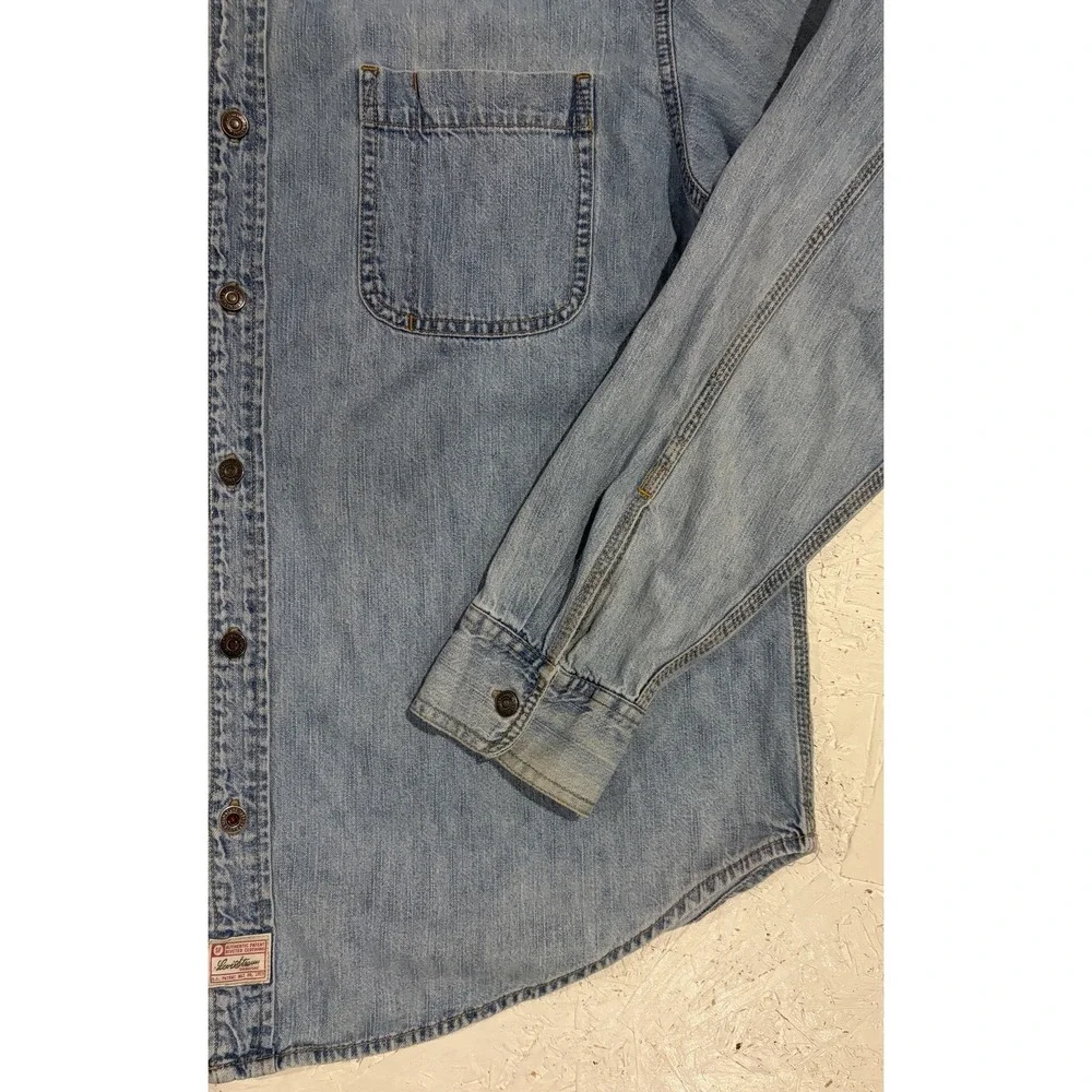 Levi Strauss Shirt Mens Large Blue Denim‎ Distressed Button up Long Sleeve